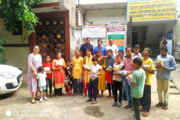 RIVH students with learning kits