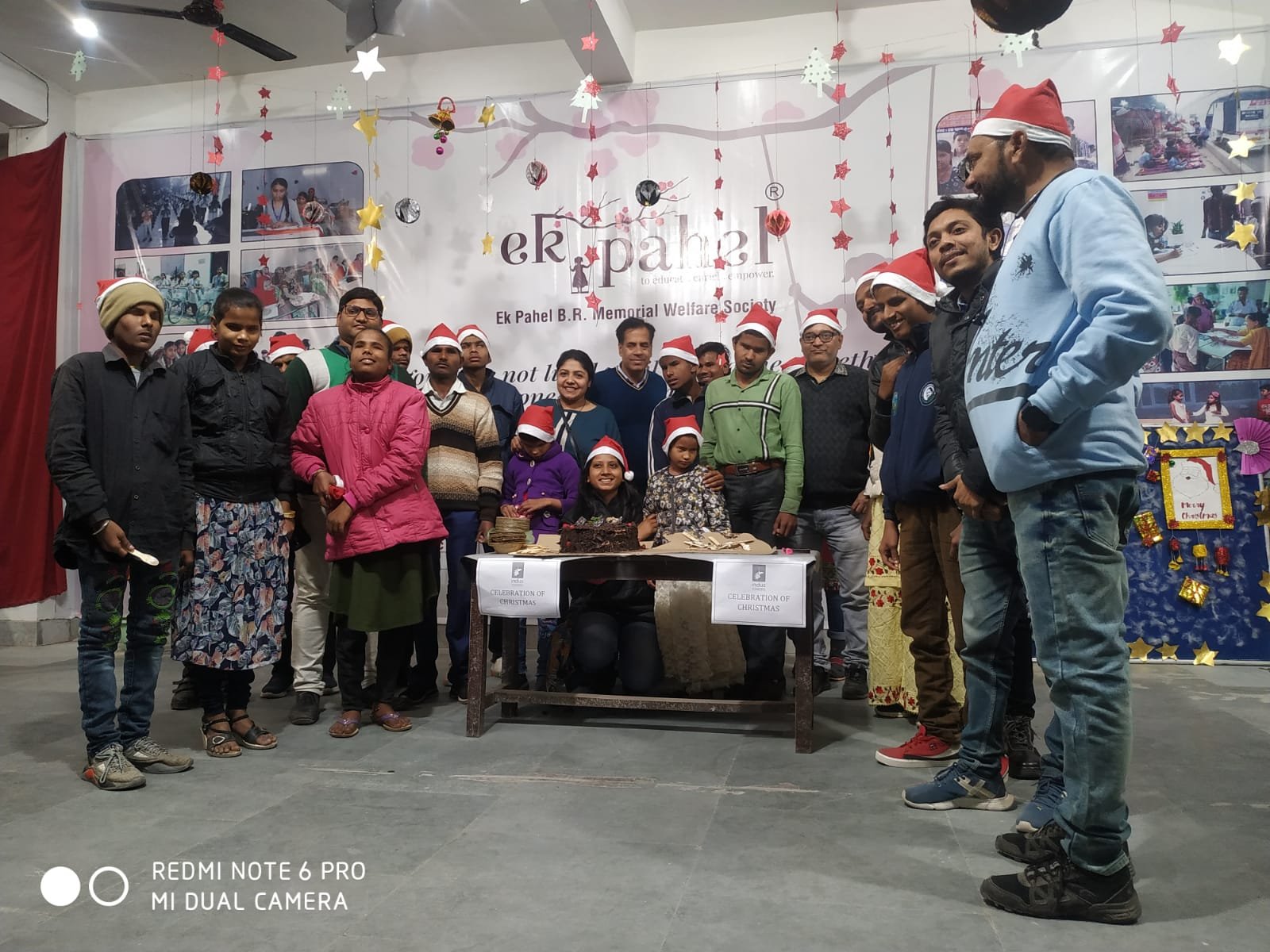 "Jingle bells and happy smiles: Christmas cheer with the stars of Ek Pahal!" 🎄✨
